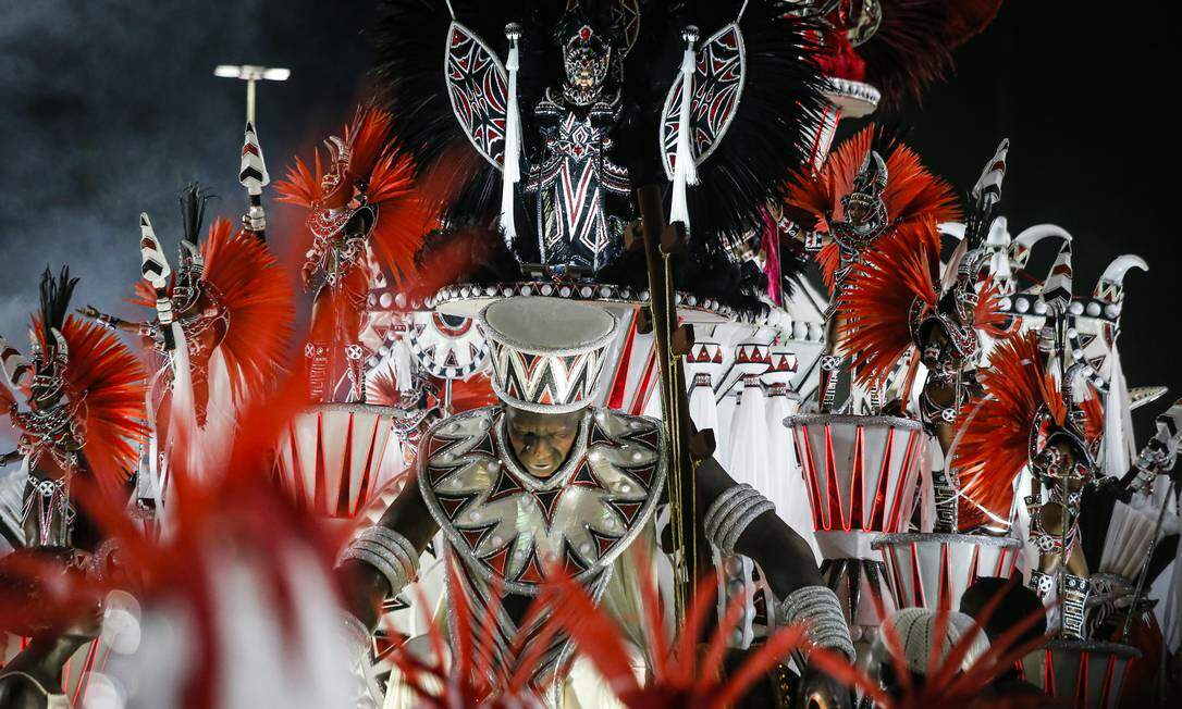 Abre-alas do Salgueiro Foto: Guito Moreto / Agência O Globo