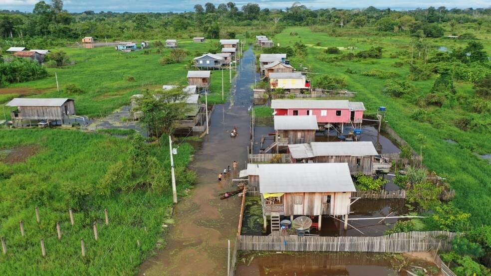 Cheia afeta moradores em Boca do Acre, no interior do Amazonas. — Foto: Divulgação/Defesa Civil