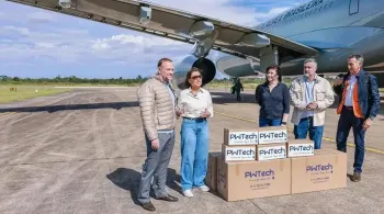 Janja na entrega dos materiais para o Estado. (Foto: Reprodução)
