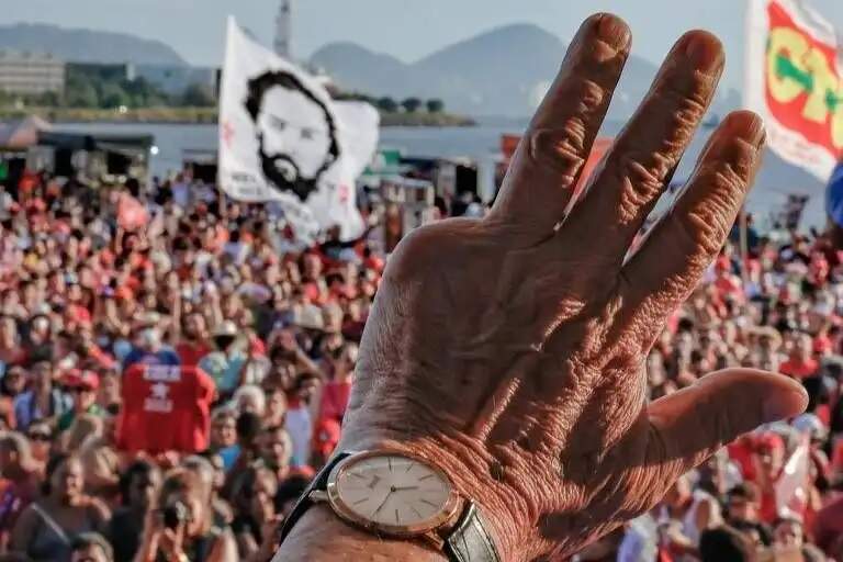 Lula pode ficar com relógio que ganhou de presente no primeiro mandato, decide Tribunal de Contas da União 2 relogiolula