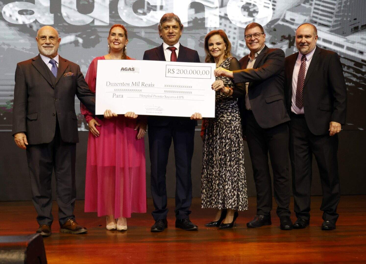 Jantar da Expoaagas doa 200 mil para hospital de Pronto Socorro