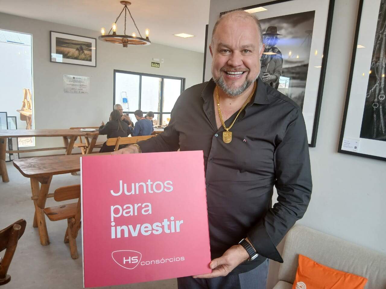 Paulo Tavares, gerente comercial da HS desde 1998, acompanha essa evolução há 27 anos. “A HS não abre mão dos três pilares que sustentam nosso negócio: tem que ser bom para o cliente, bom para o corretor e bom para a empresa.