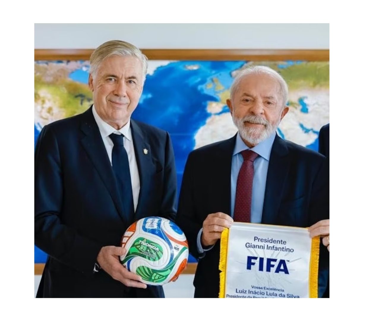 . Eles se reuniram para conversar sobre a organização da Copa do Mundo Feminina de 2027. (Foto: Ricardo Stuckert/PR)