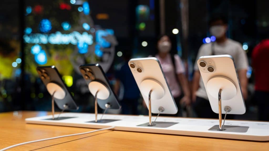 iPhone no Brasil passa a aceitar lojas de apps rivais e pagamentos de terceiros